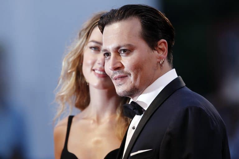 Johnny Depp nie les accusations de son ex-femme Amber Heard