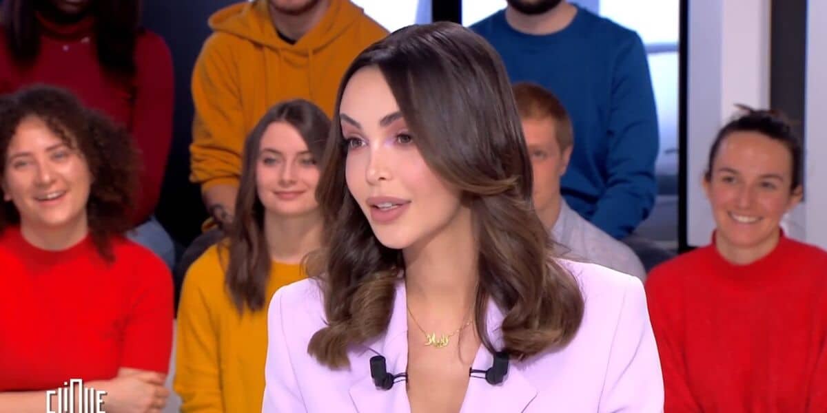 Nabilla Vergara est de bonne humeur