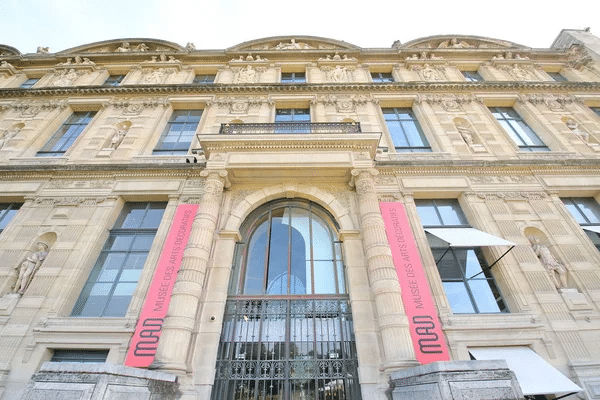 Paris fashion museum