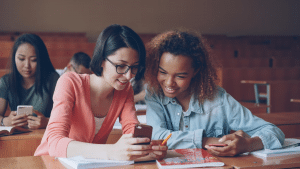 Jeunes consommateurs adoptent eSIM