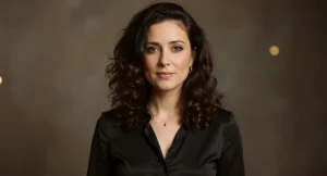 Charlotte Dhenaux, chroniqueuse de Quelle époque ! sur France 2