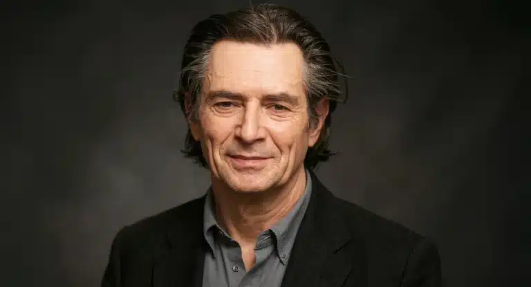 Portrait de Sami Frey, acteur français dont la compagne reste inconnue du public